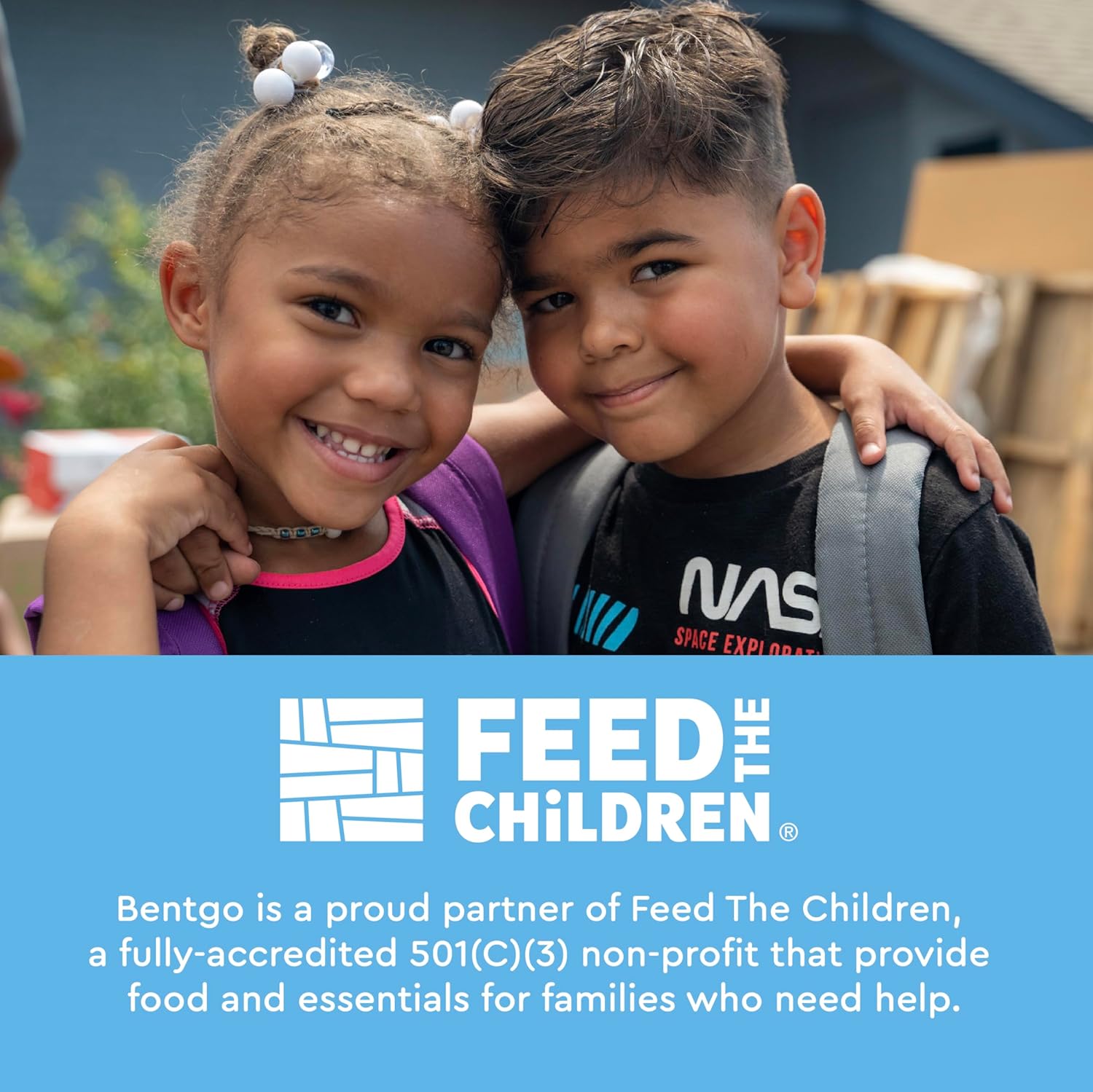 حقيبة غداء للأطفال من Bentgo® - حقيبة غداء متينة ومعزولة مزدوجًا للأطفال من عمر 3 سنوات فما فوق؛ تستوعب صندوق الغداء، زجاجة الماء، والوجبات الخفيفة؛ نسيج مقاوم للماء وسهل التنظيف مع جيوب متعددة بسحابات (رياضة) - Image 6